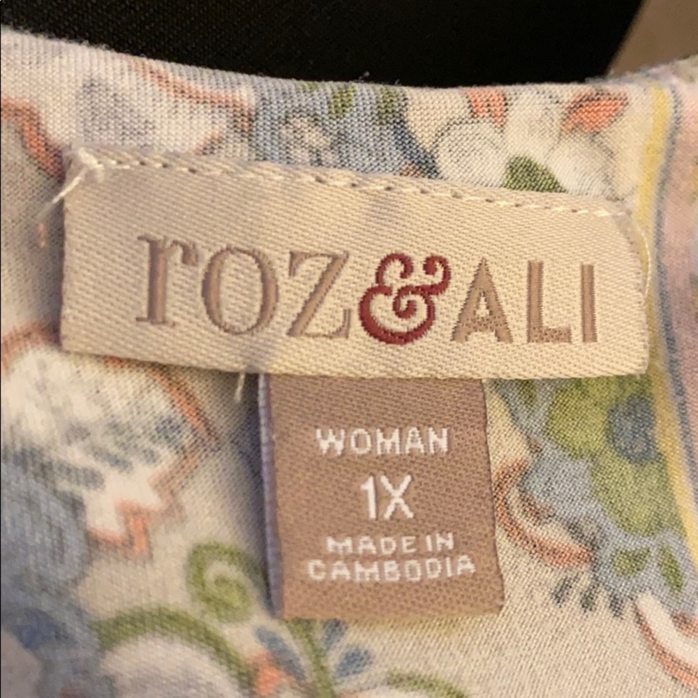 Blouse - Picture 2 of 2